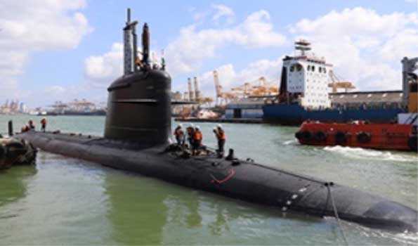 indiannavy’ssubmarineinsvelaarrivesincolomboforoperationalturnaround
