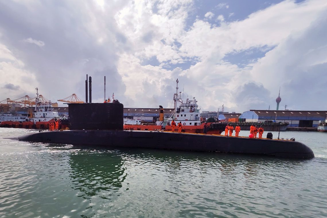 indiannavy’sinsshalkiarrivesincolombofortwodayvisit
