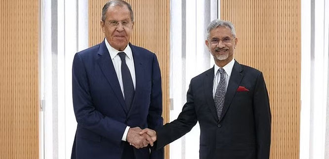 EAM Jaishankar meets Russian counterpart Lavrov in Brazil