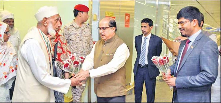 firstbatchofindianhajisarriveinmadina