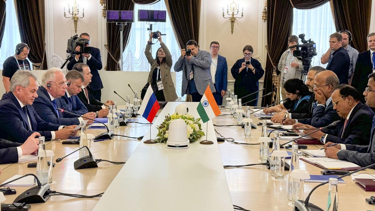 nsadovalholdstalkswithrussiancounterpart