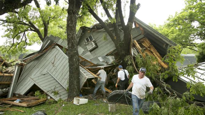 flashfloodsintexasoklahomakill2andmanyrenderedhomeless