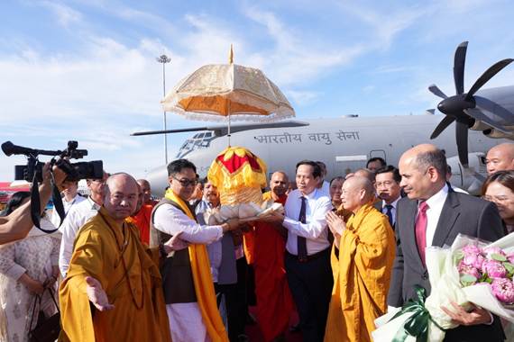Lord Buddha’s Holy Relics Arrive in Vietnam for Vesak Celebrations