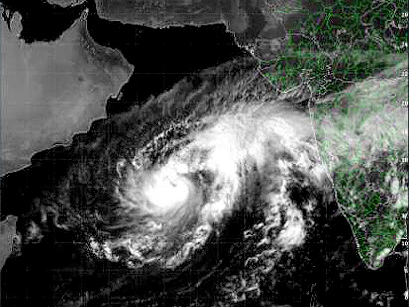 gujratstatebracesupforcyclonenilofar