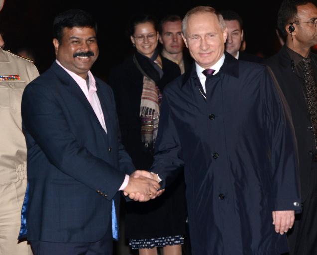 vladimirputinturnstoindiawithenergydefenceoffers