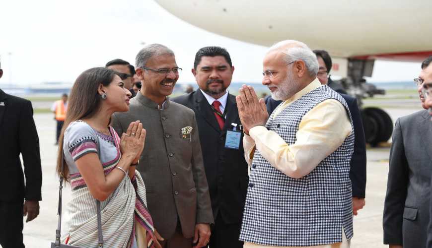 pmmodiarrivesinmalaysiaonsecondlegofhis3nationtour