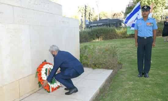 jaishankarlayswreathatcemeteryforindiansoldiersinisrael